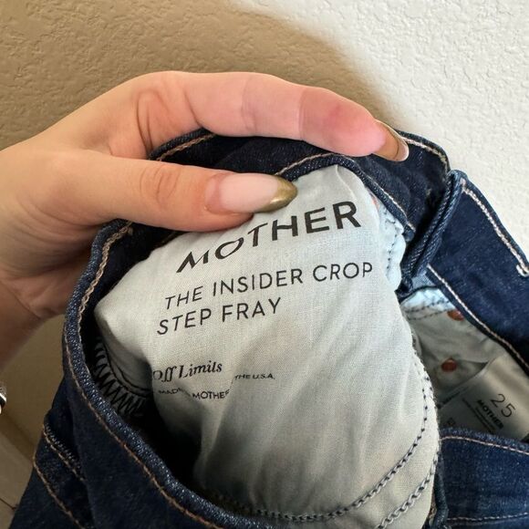 MOTHER The insider crop fray jeans size 25 in off limit blue shark hem - Picture 12 of 14